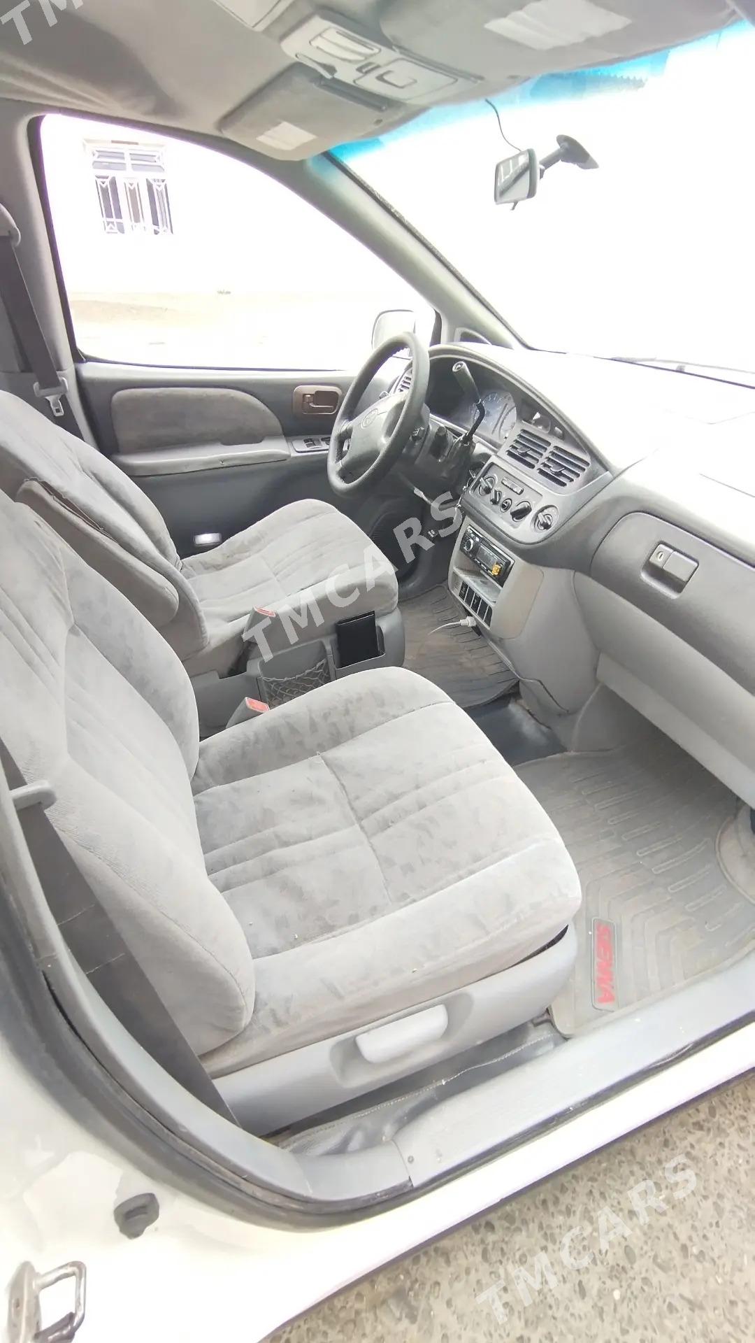 Toyota Sienna 2001 - 130 000 TMT - Mary - img 2