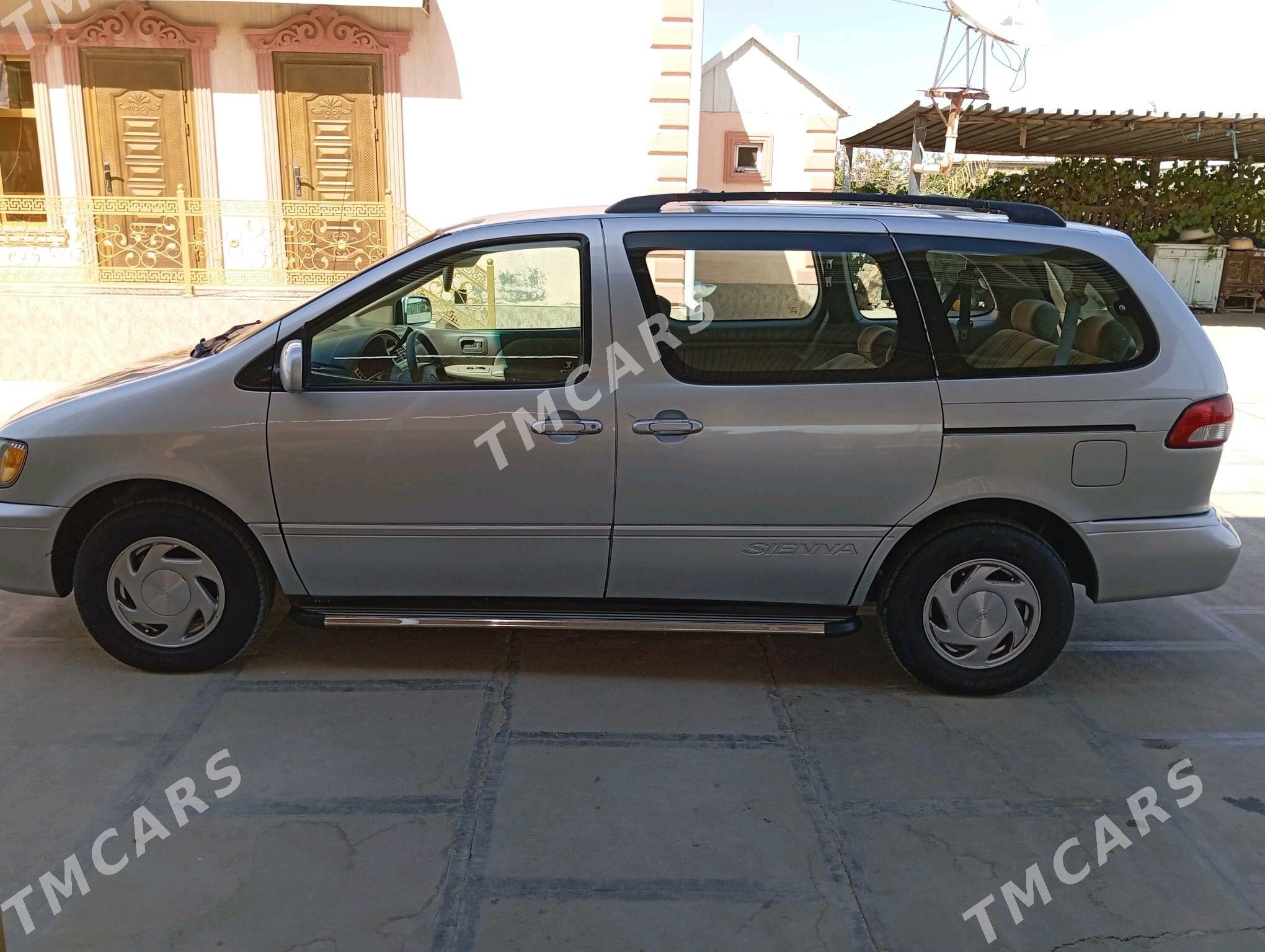 Toyota Sienna 2002 - 158 000 TMT - Mary - img 2
