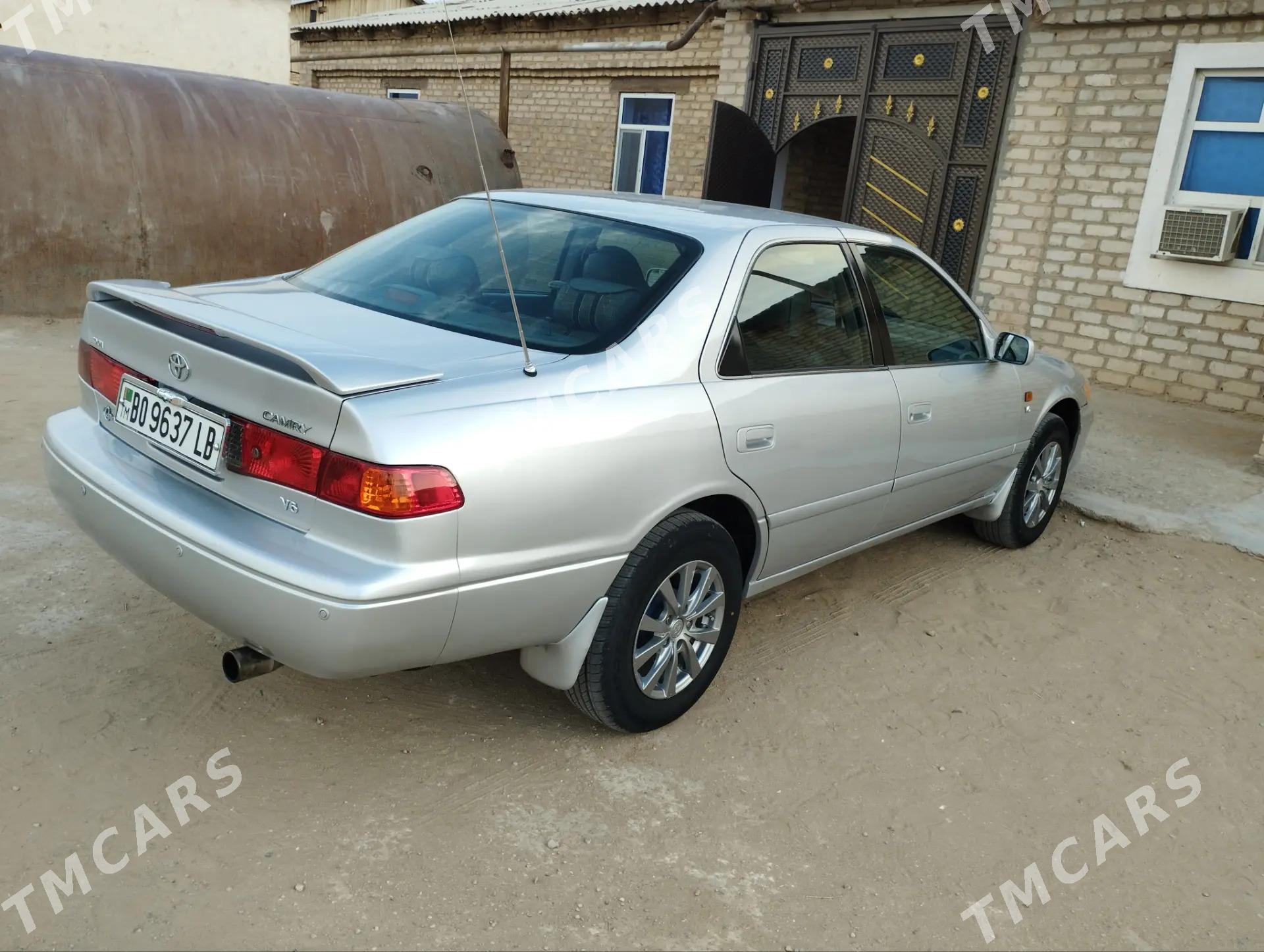 Toyota Camry 2000 - 130 000 TMT - Дарганата - img 5