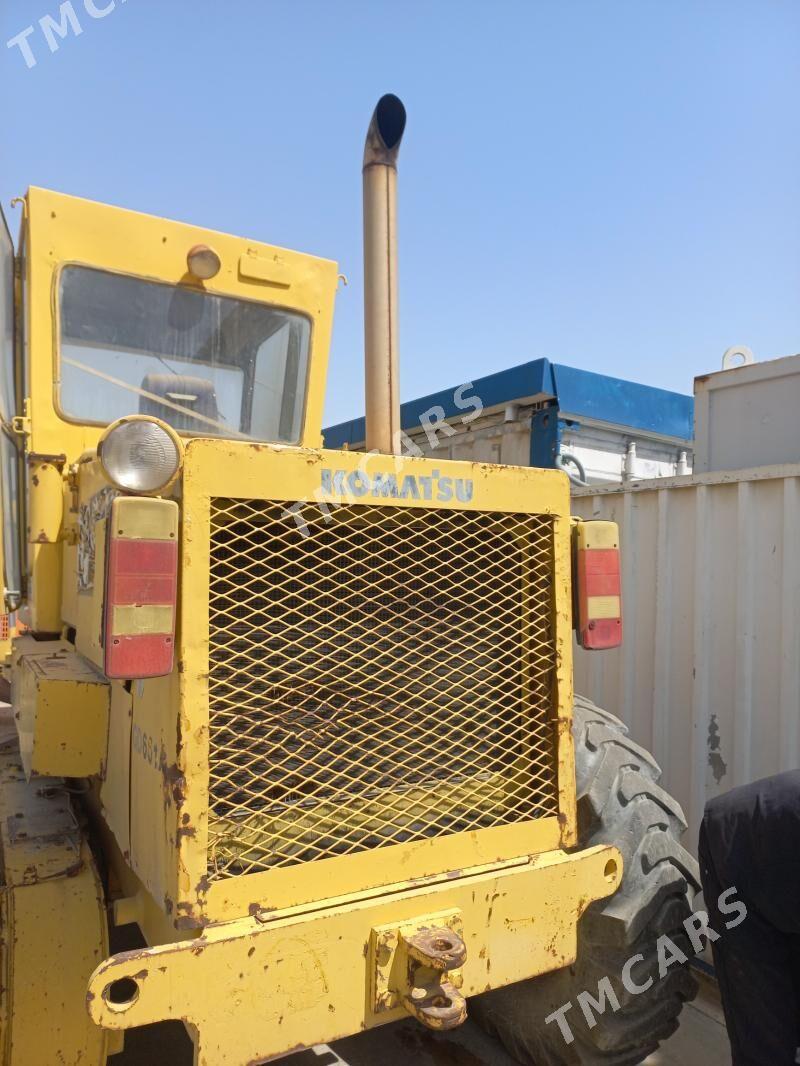 Komatsu GD655-5 2003 - 350 000 TMT - Ашхабад - img 3