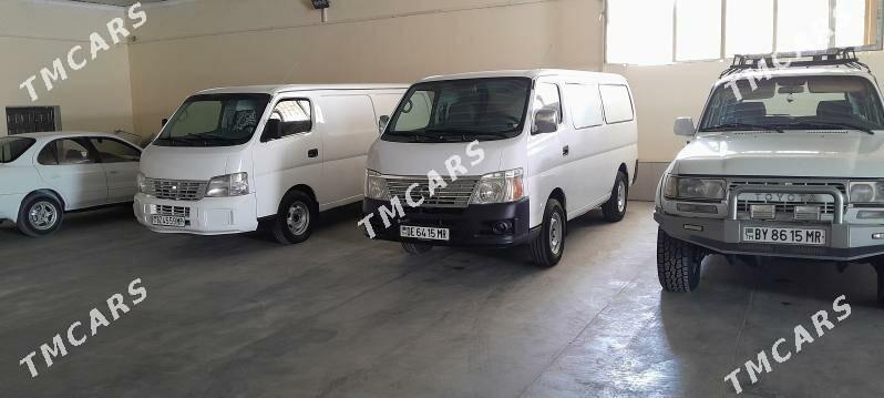 Nissan Urvan 2004 - 130 000 TMT - Мары - img 3
