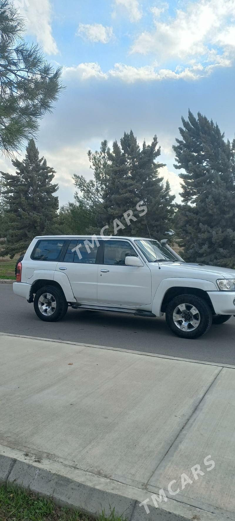 Nissan Patrol 2010 - 400 000 TMT - Ашхабад - img 2