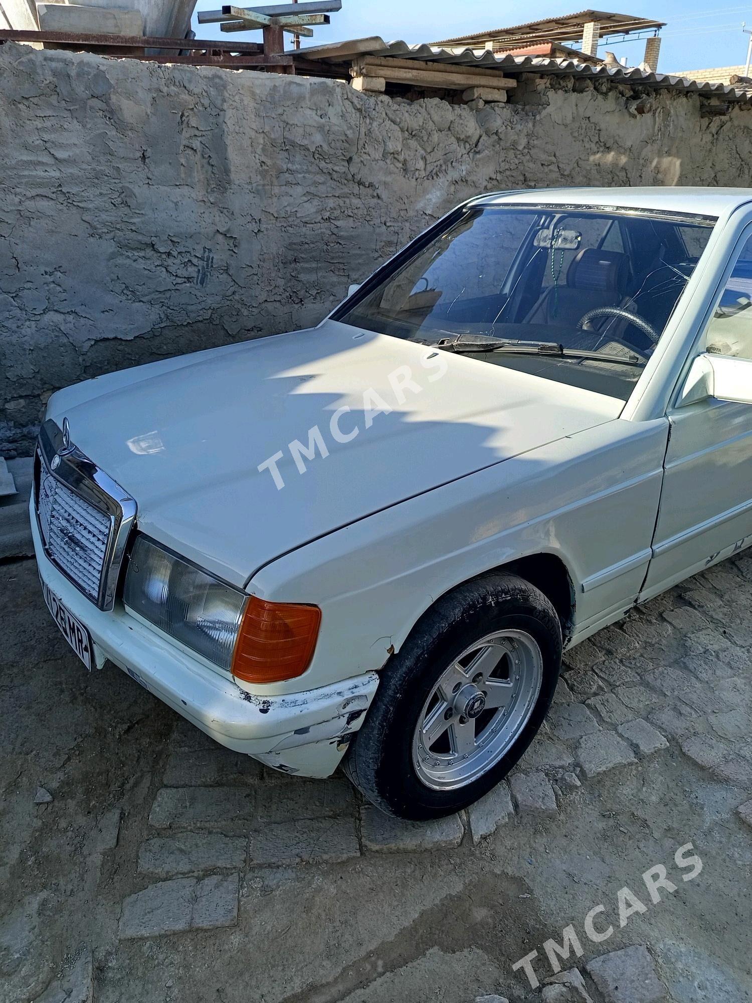 Mercedes-Benz 190E 1985 - 16 000 TMT - Векильбазар - img 2