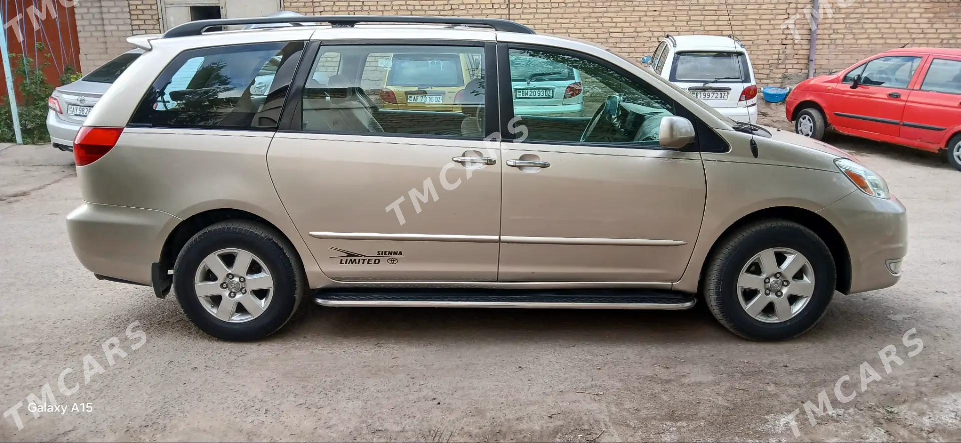 Toyota Sienna 2004 - 250 000 TMT - Daşoguz - img 4