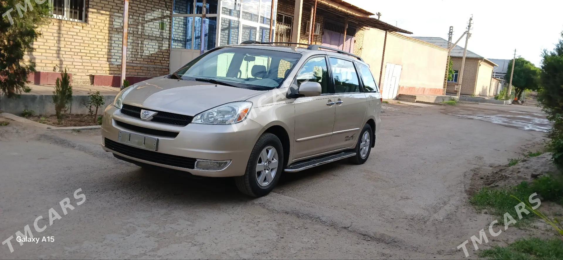 Toyota Sienna 2004 - 250 000 TMT - Daşoguz - img 2