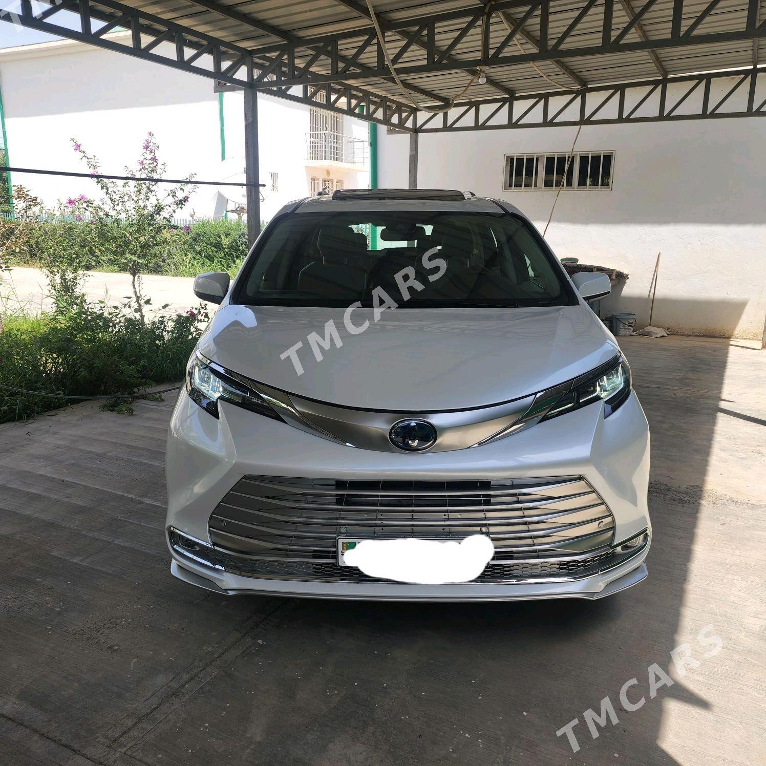 Toyota Sienna 2023 - 650 000 TMT - Änew - img 2