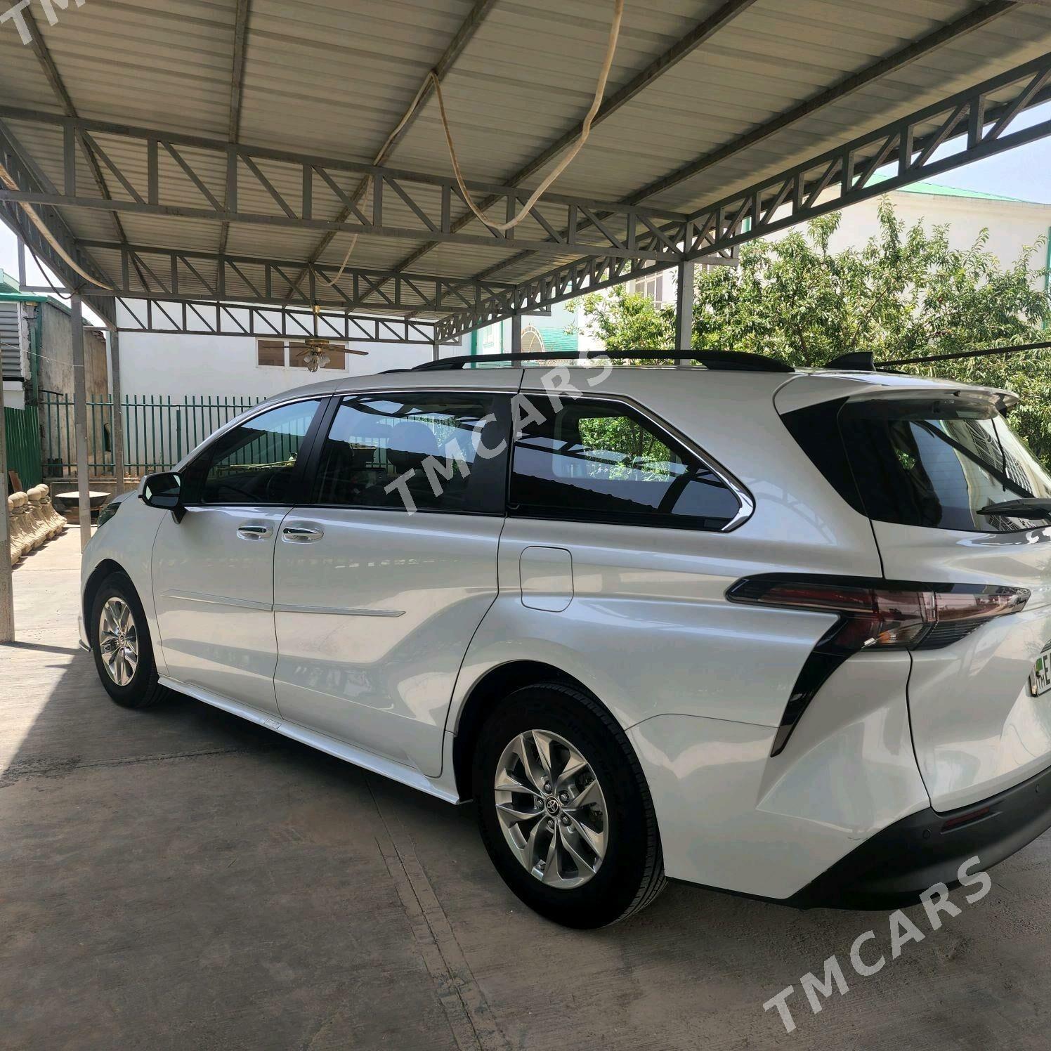 Toyota Sienna 2023 - 650 000 TMT - Änew - img 5