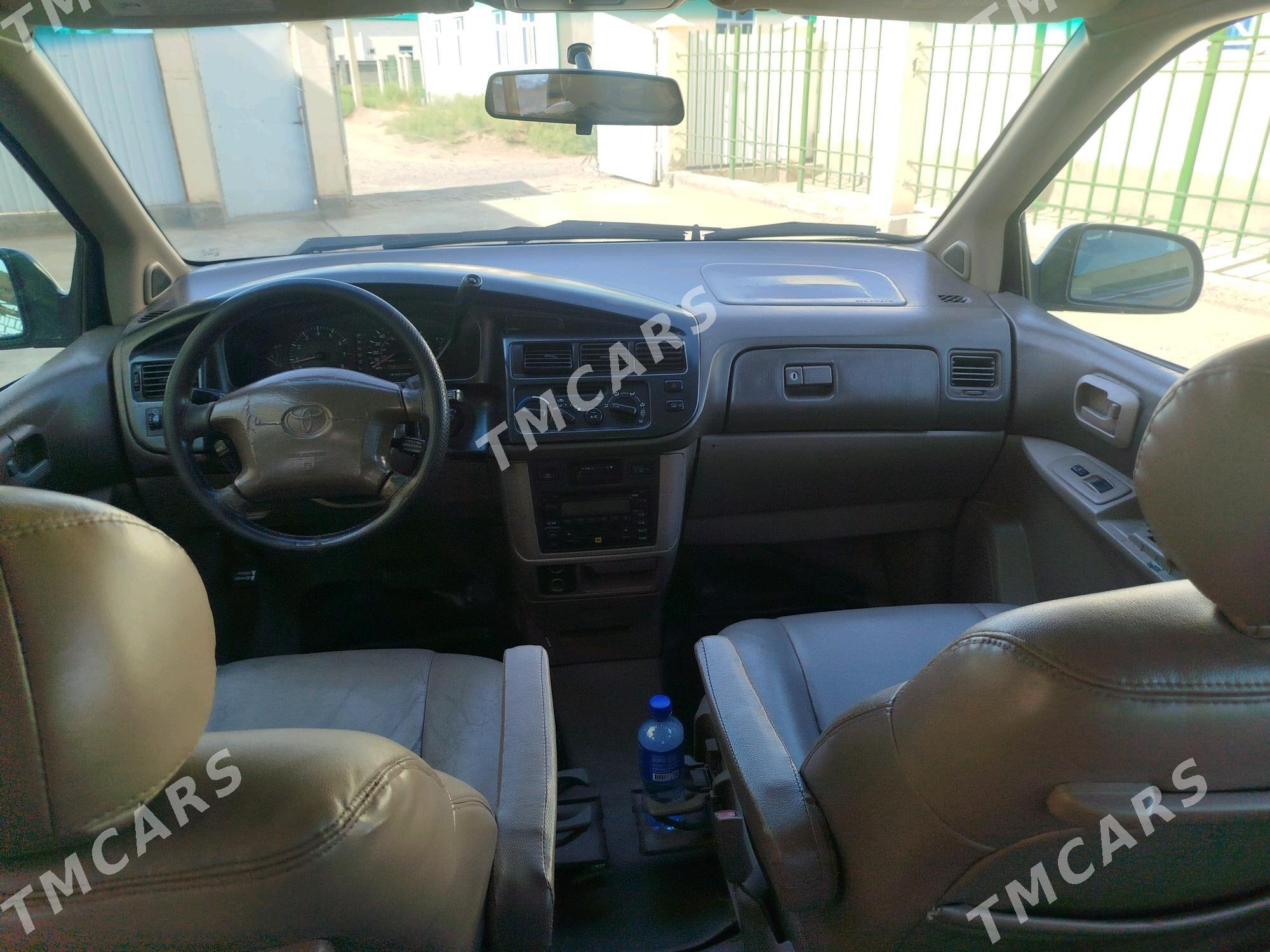 Toyota Sienna 2000 - 120 000 TMT - Мары - img 3