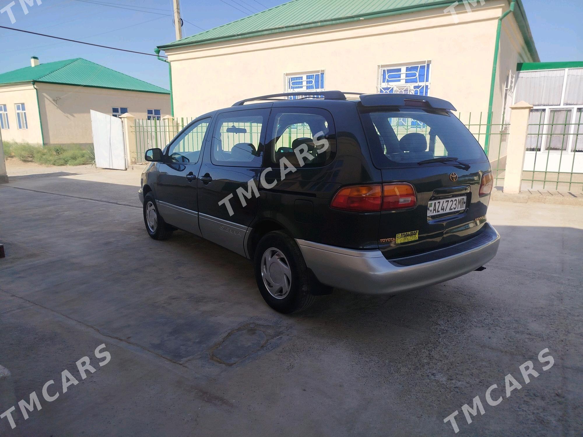 Toyota Sienna 2000 - 120 000 TMT - Мары - img 4
