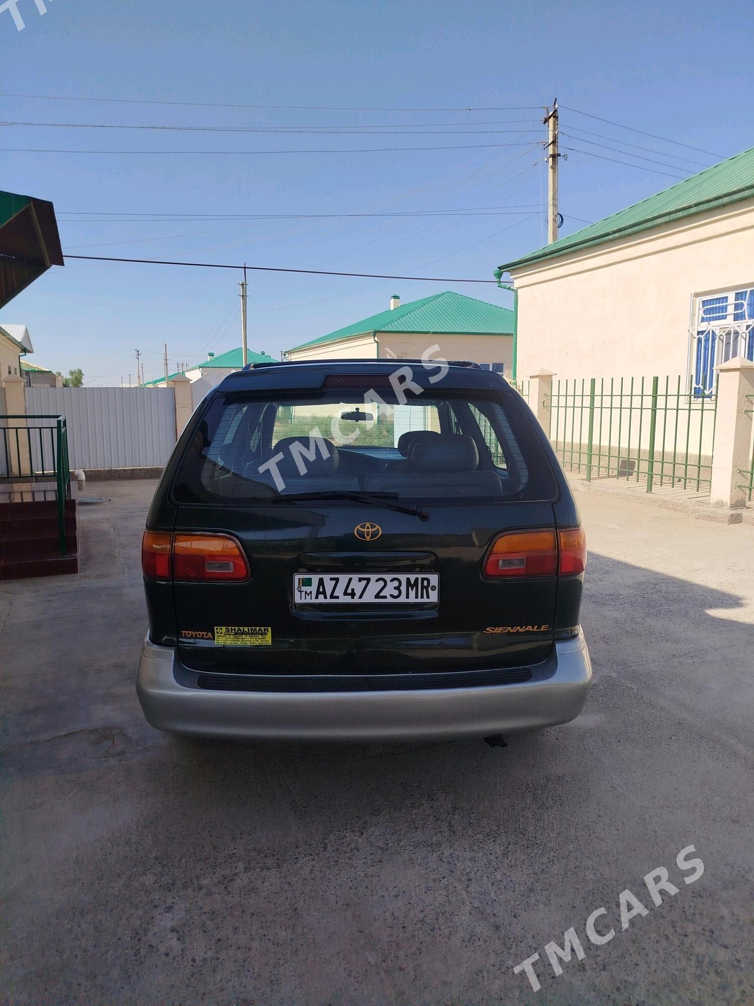 Toyota Sienna 2000 - 120 000 TMT - Мары - img 5