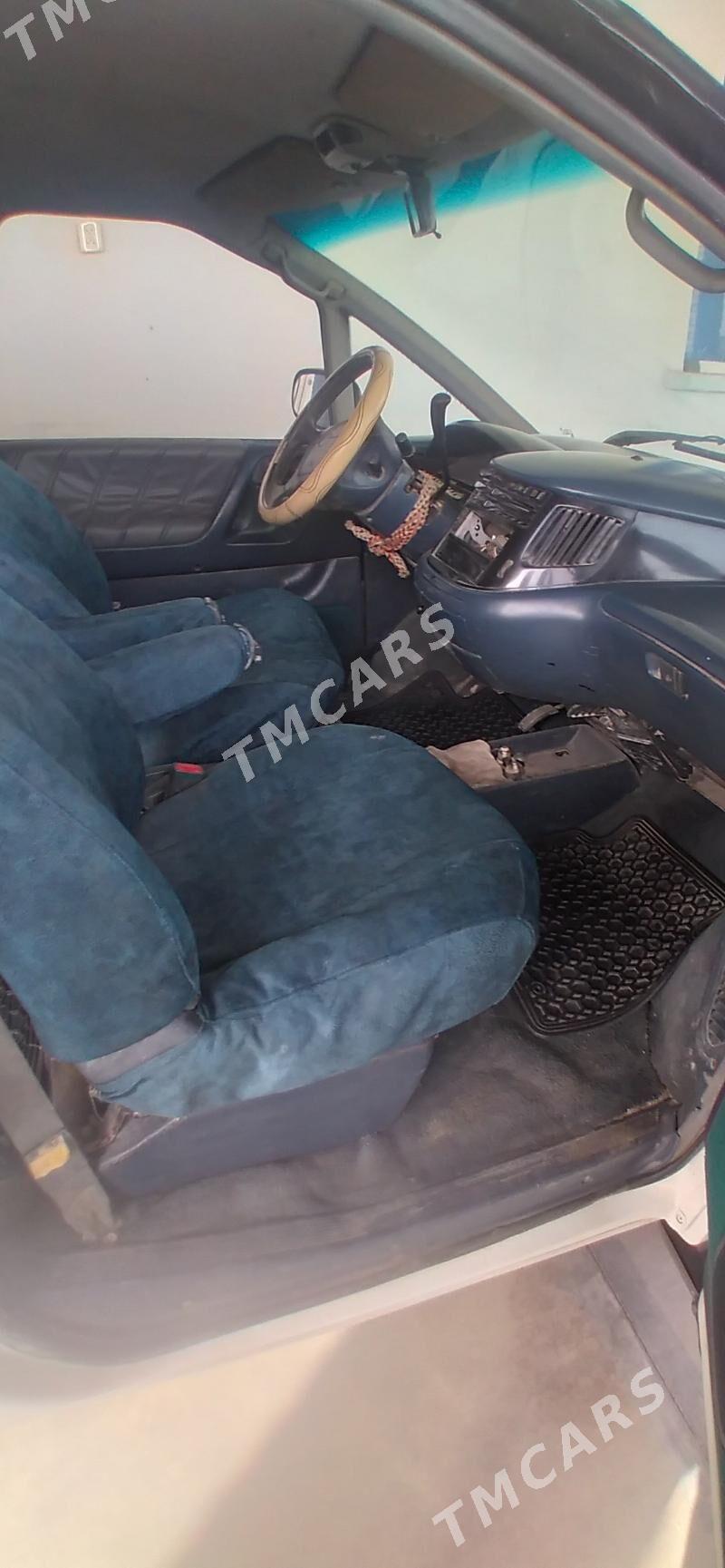 Toyota Previa 1993 - 65 000 TMT - Халач - img 2