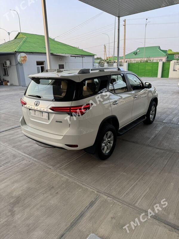 Toyota Fortuner 2021 - 624 000 TMT - Aşgabat - img 4