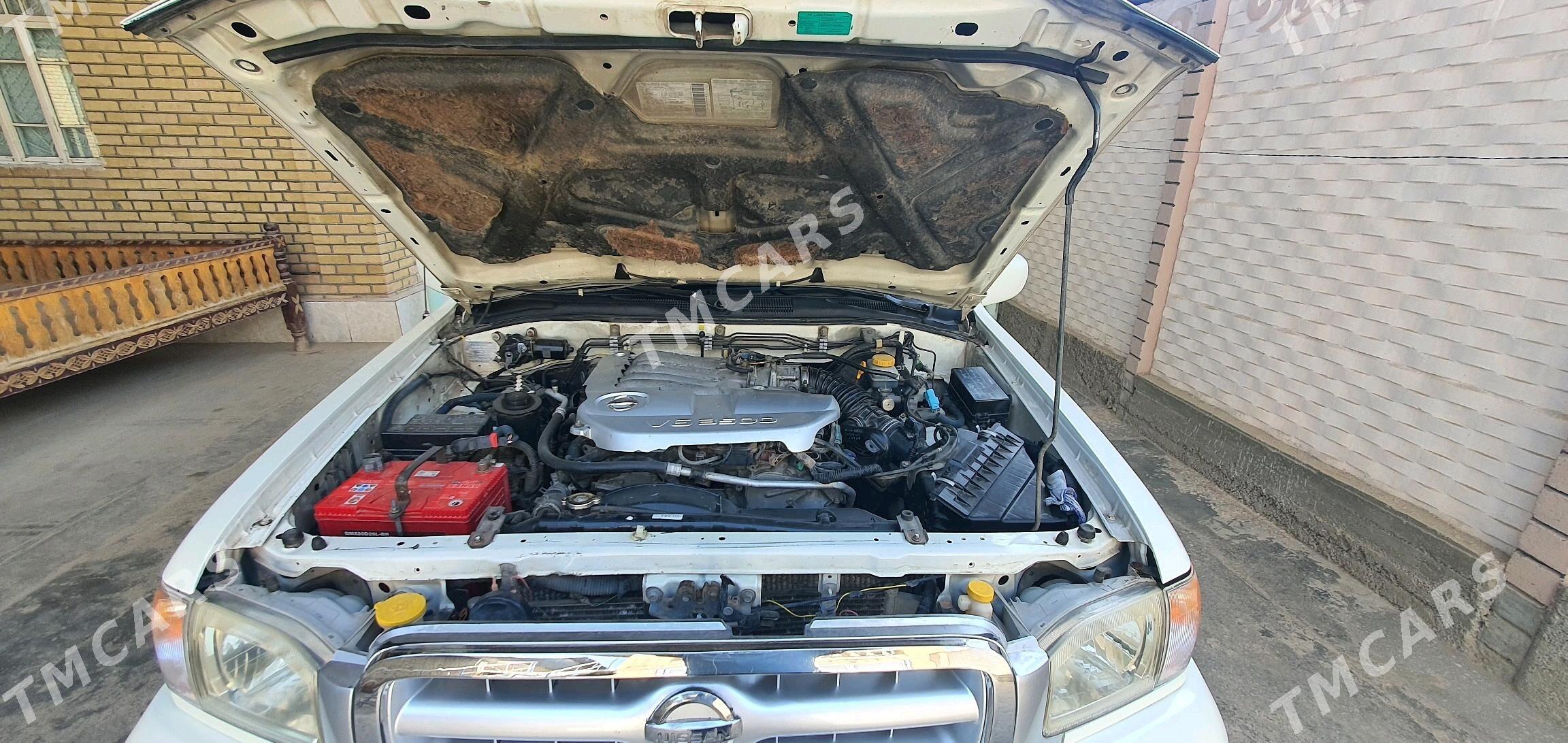 Nissan Pathfinder 2004 - 150 000 TMT - Байрамали - img 8