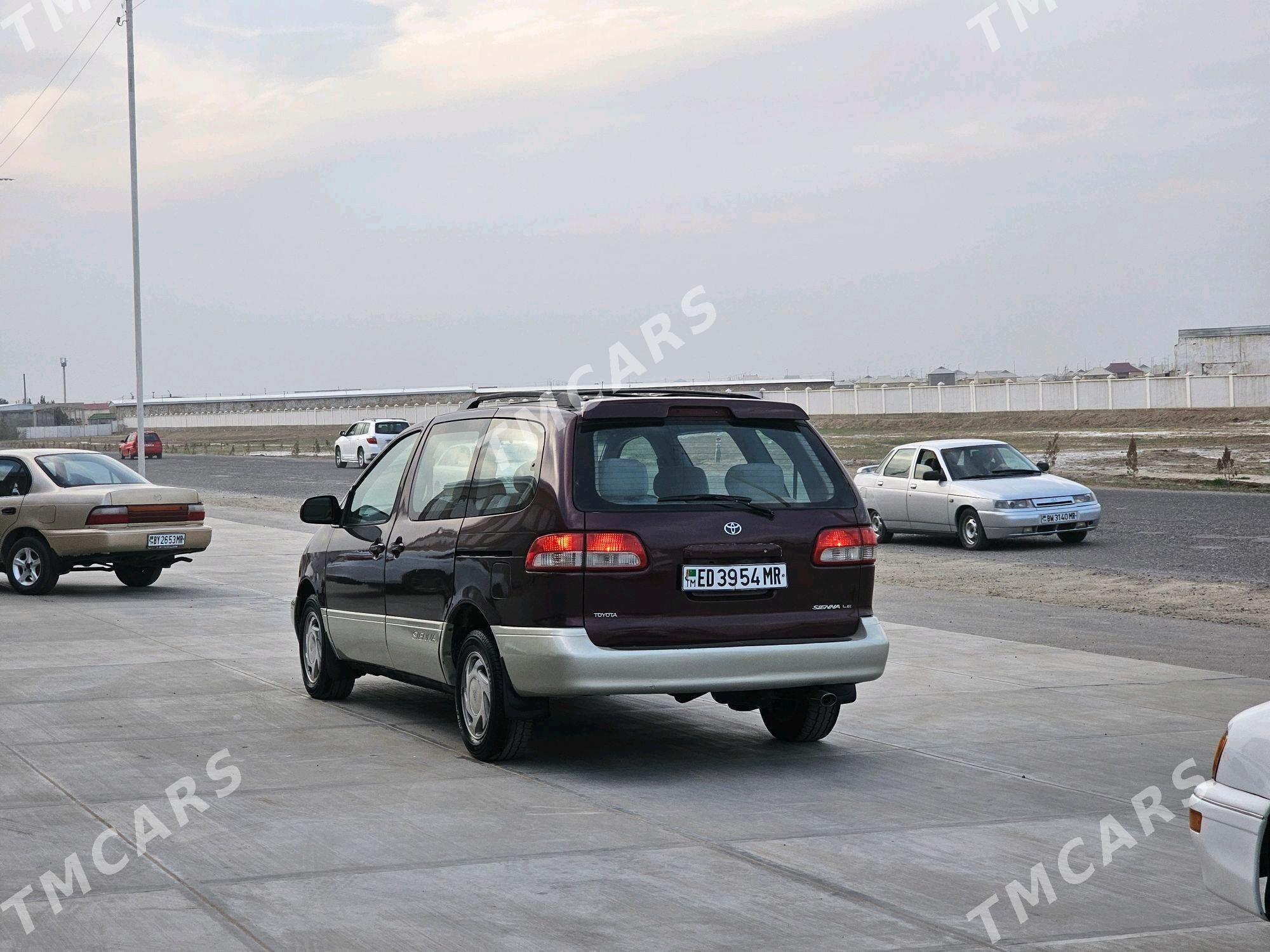 Toyota Sienna 2000 - 123 000 TMT - Mary - img 4