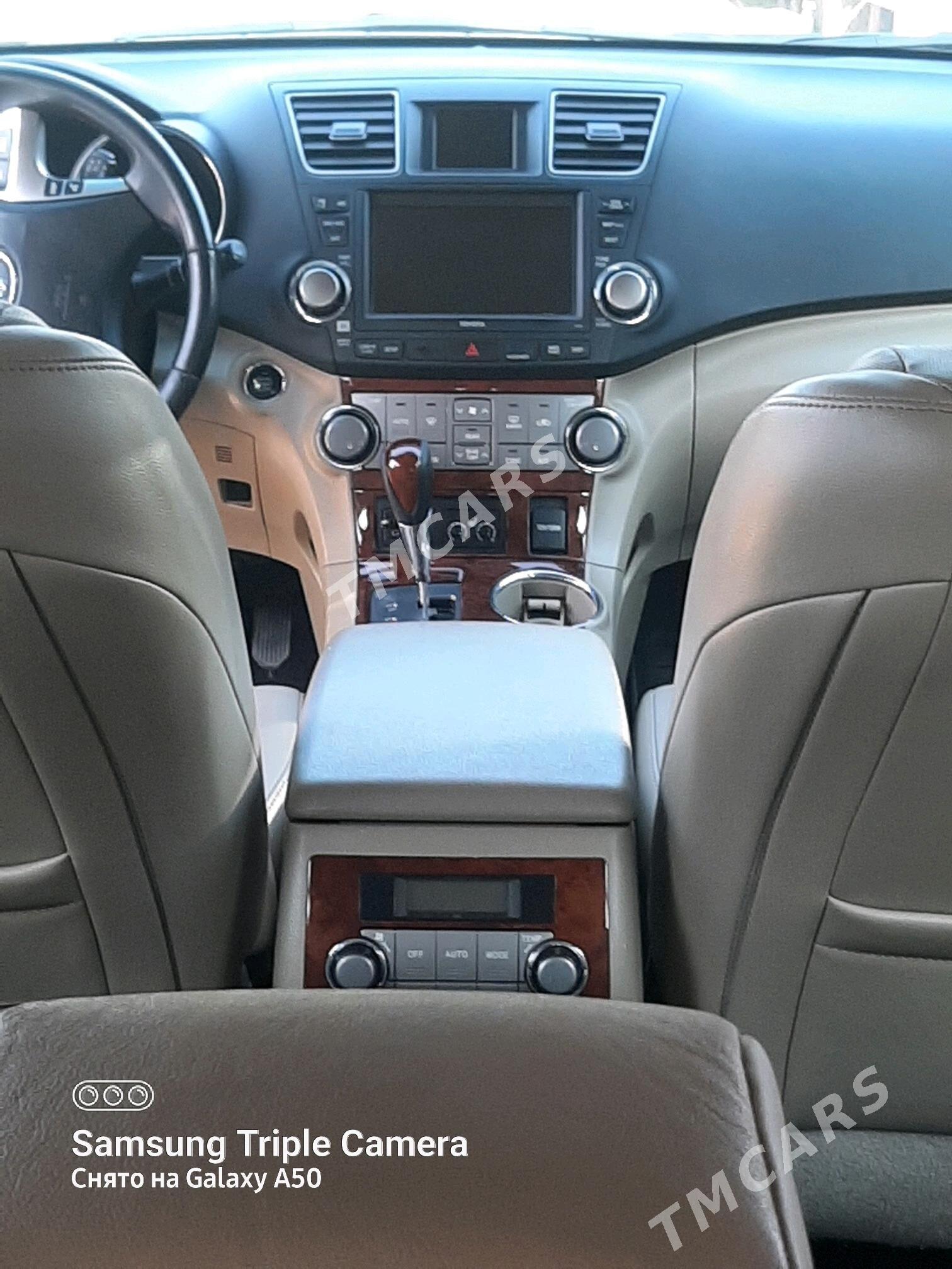 Toyota Highlander 2012 - 355 000 TMT - Ашхабад - img 4