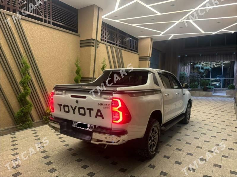 Toyota Hilux 2023 - 609 000 TMT - Aşgabat - img 4