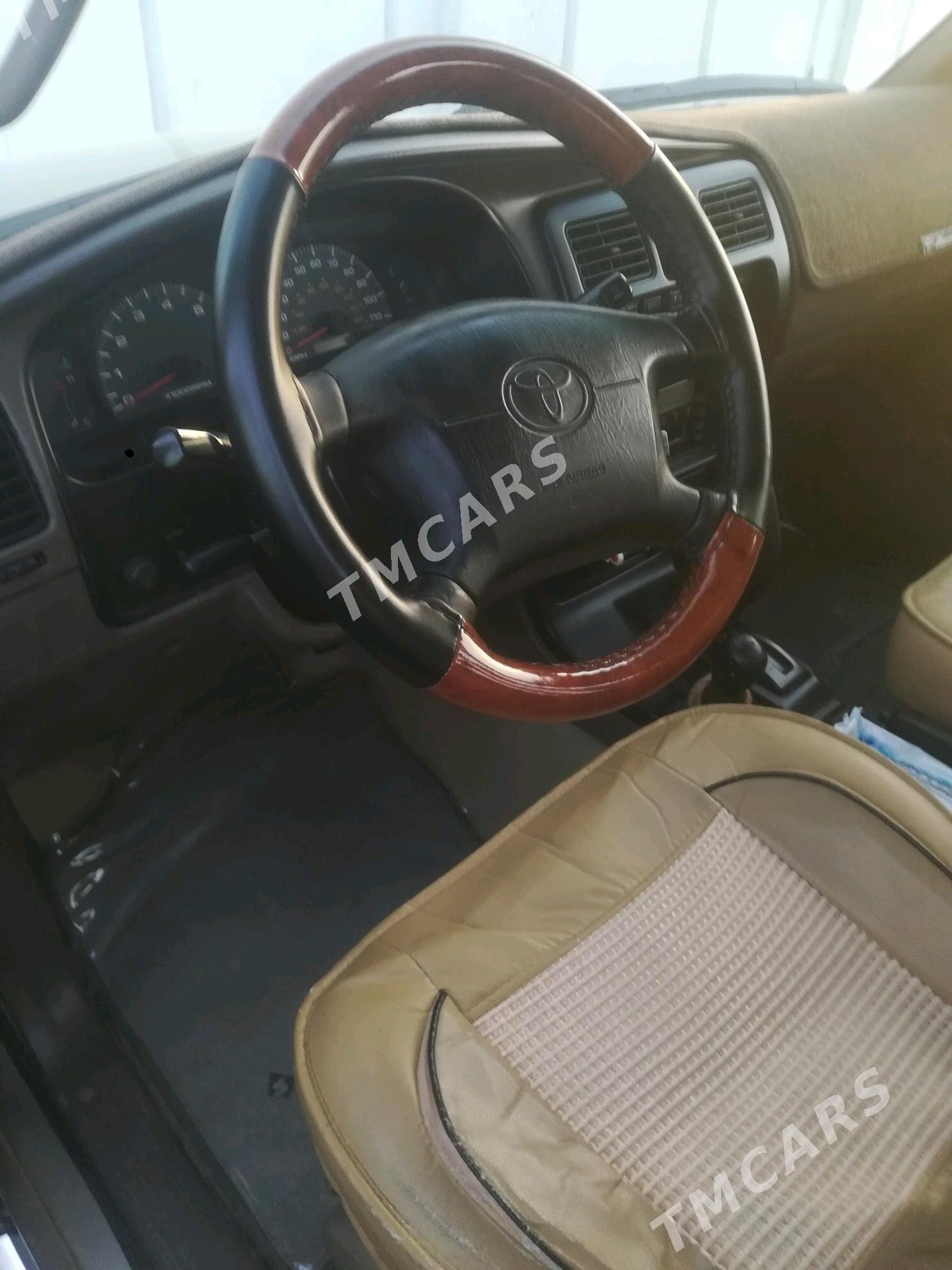 Toyota 4Runner 2002 - 200 000 TMT - Балканабат - img 8