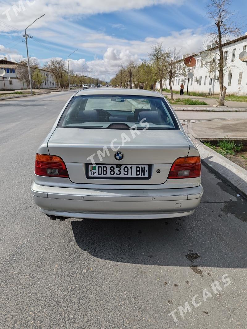 BMW 528 2002 - 135 000 TMT - Balkanabat - img 4
