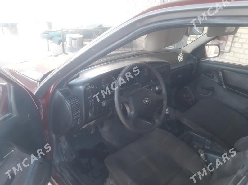 Opel Omega 1991 - 12 000 TMT - Sakar - img 4