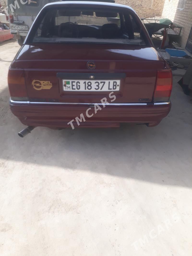 Opel Omega 1991 - 12 000 TMT - Sakar - img 3