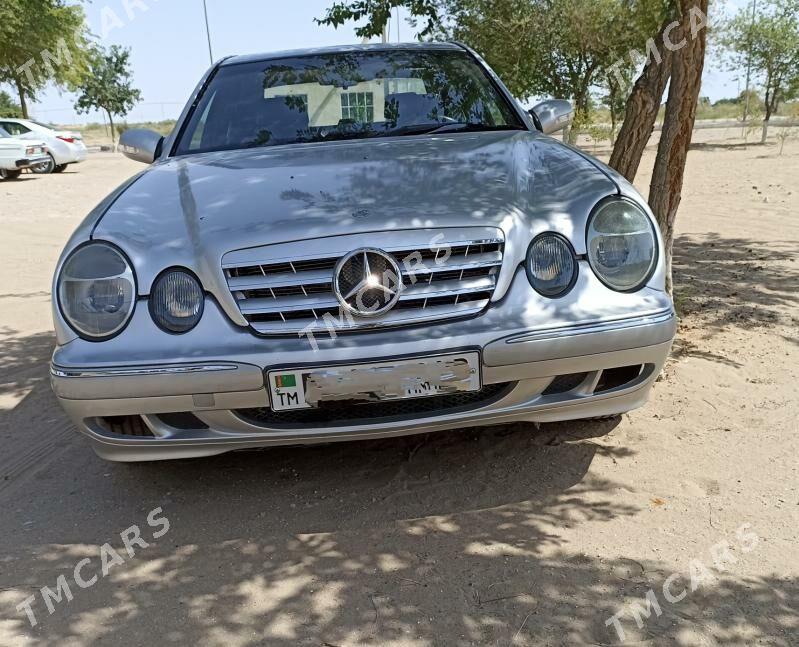 Mercedes-Benz E320 1996 - 70 000 TMT - Seýdi - img 3