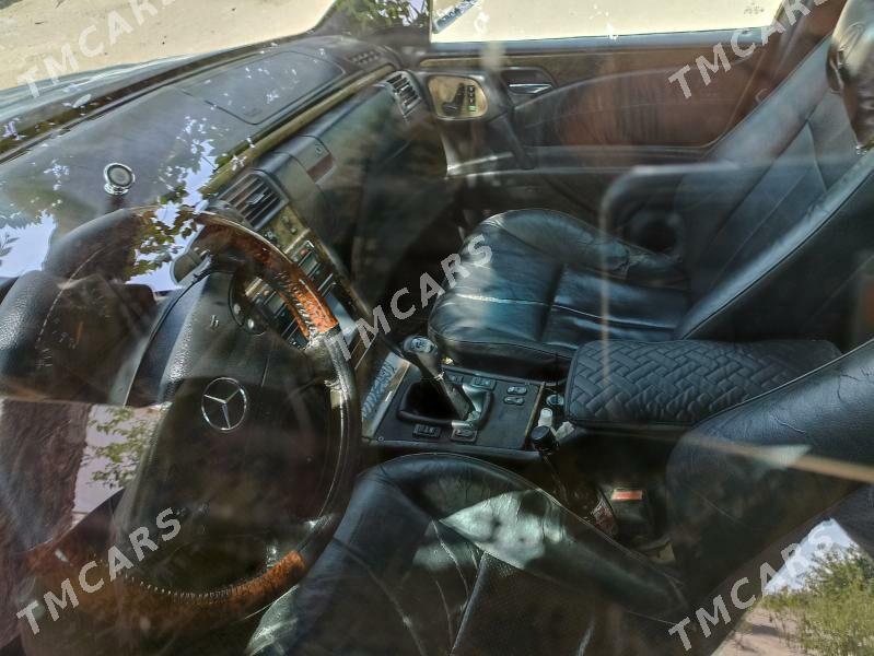 Mercedes-Benz E320 1996 - 70 000 TMT - Seýdi - img 5