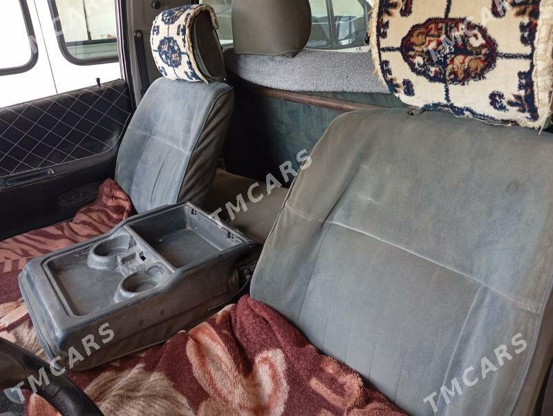 Toyota Hiace 2003 - 85 000 TMT - Кака - img 5
