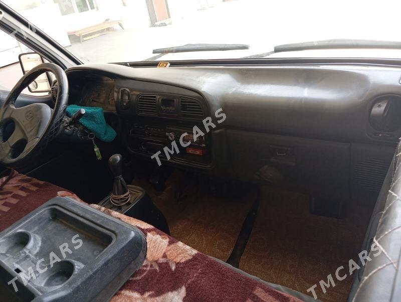 Toyota Hiace 2003 - 85 000 TMT - Кака - img 2