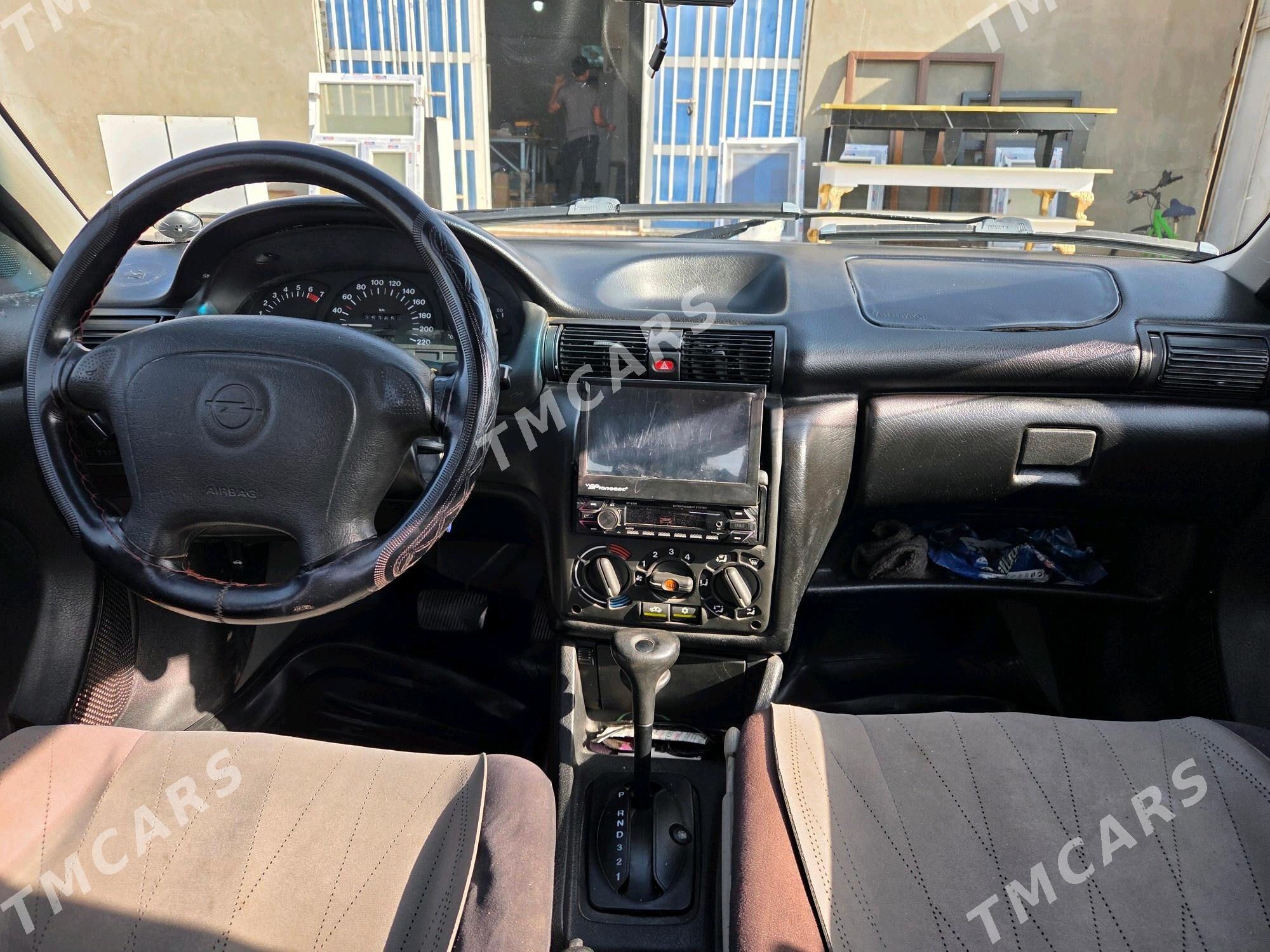 Opel Astra 1997 - 50 000 TMT - Губадаг - img 2