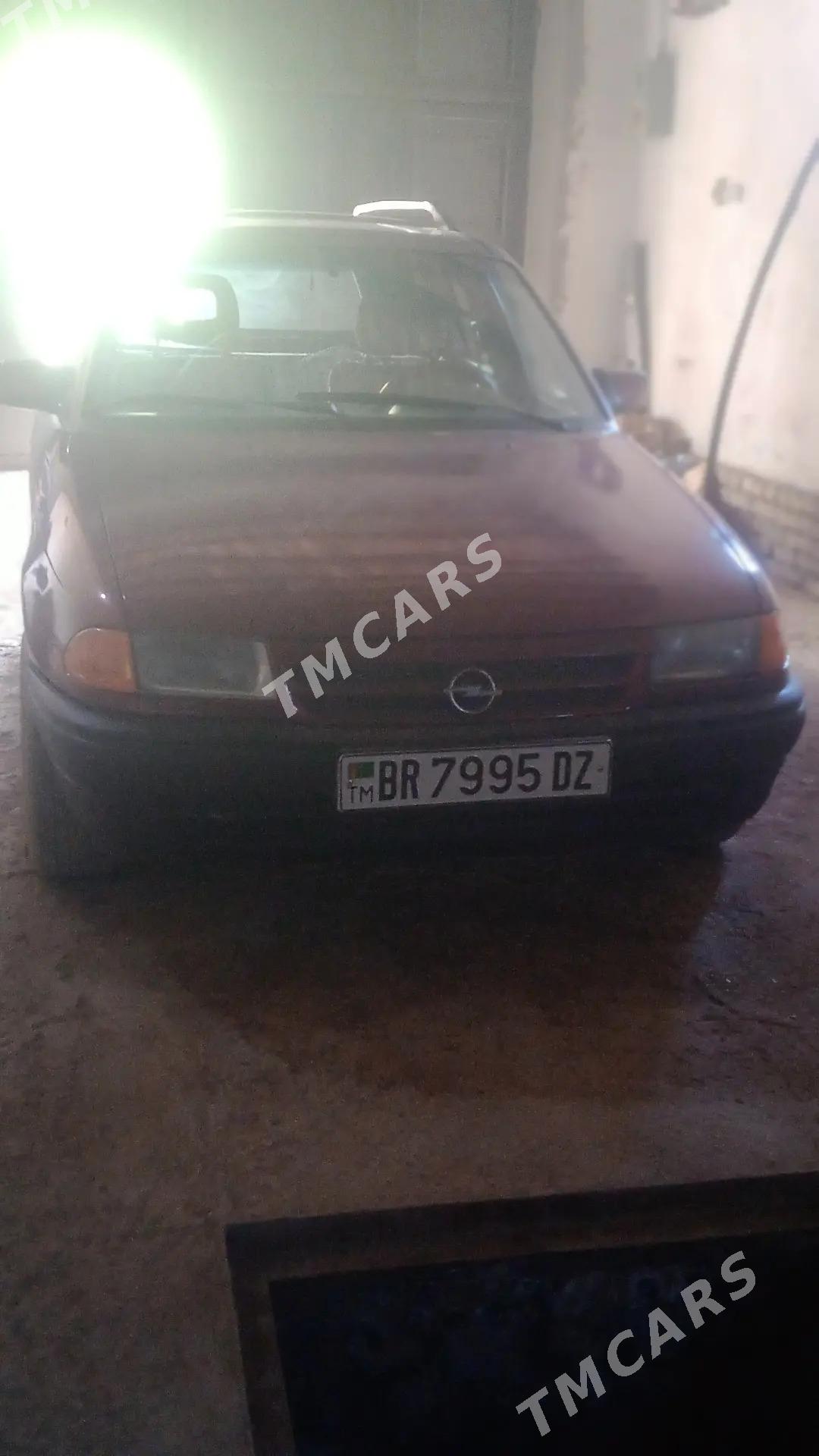 Opel Astra 1992 - 45 000 TMT - Гурбансолтан Едже - img 2