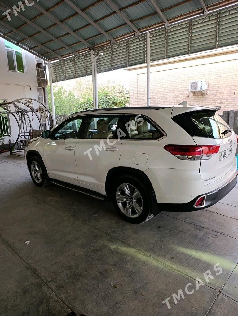 Toyota Highlander 2016 - 360 000 TMT - Sakarçäge - img 4