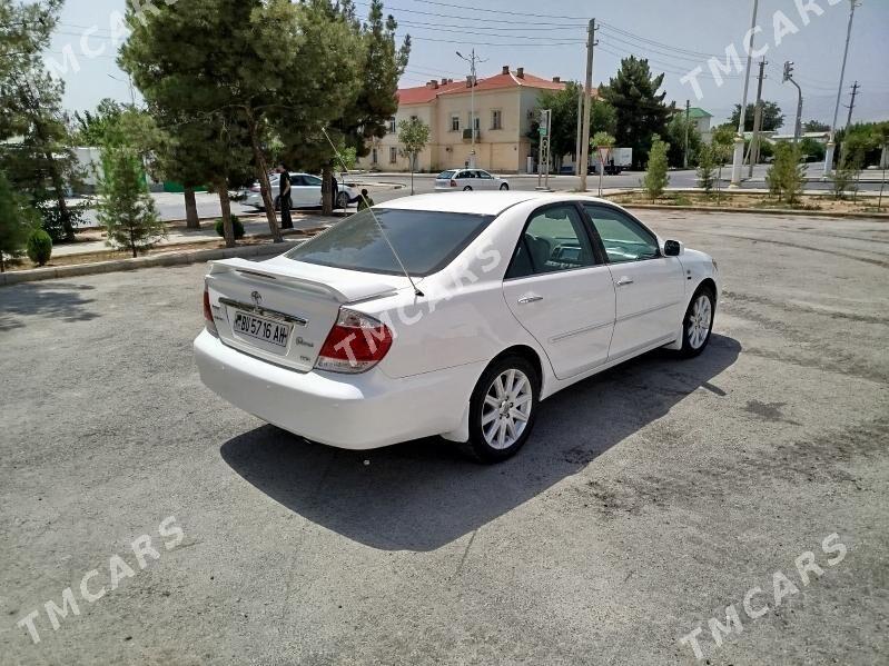 Toyota Camry 2005 - 150 000 TMT - Бедев - img 3