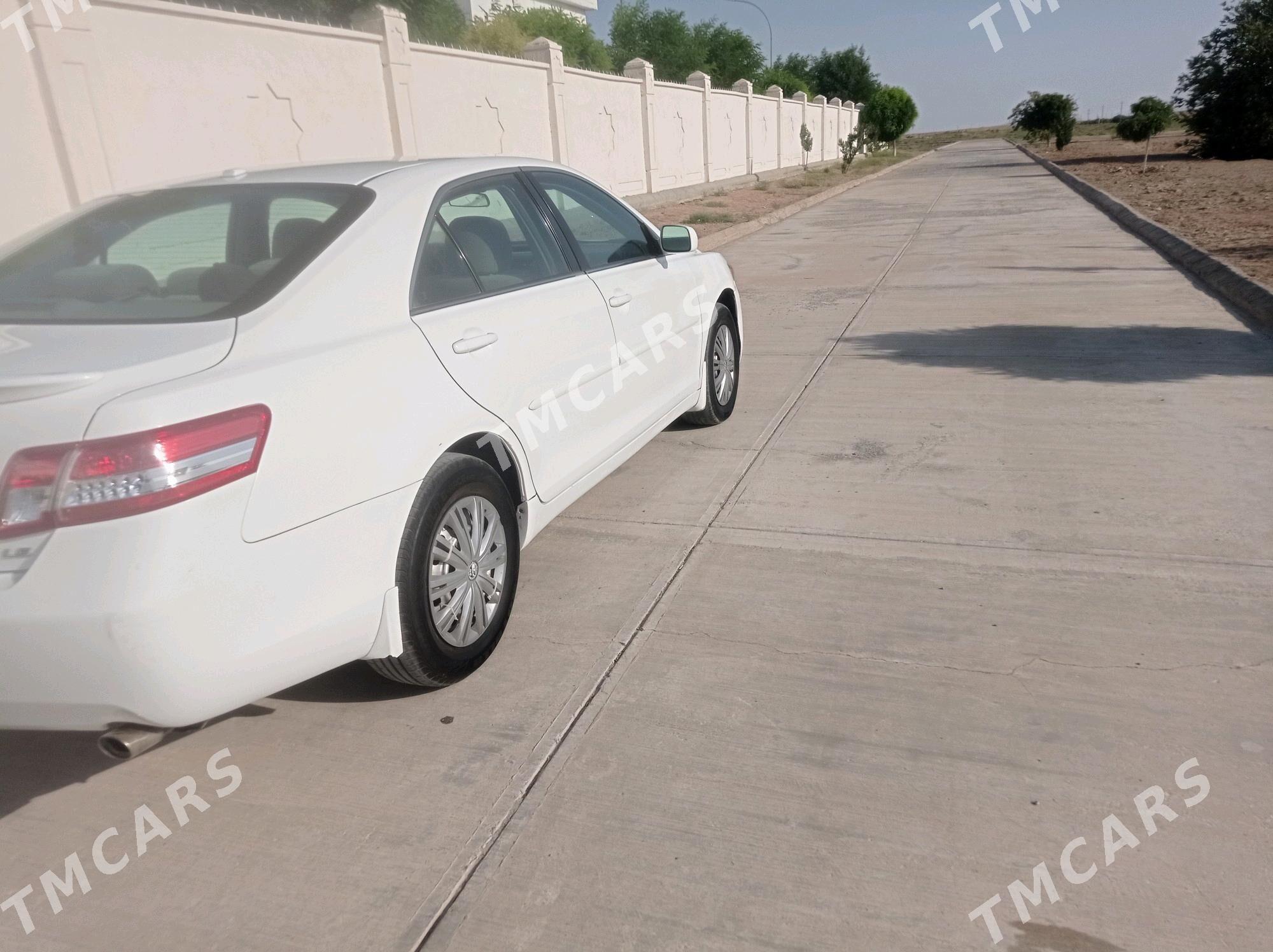 Toyota Camry 2011 - 170 000 TMT - Gazojak - img 2