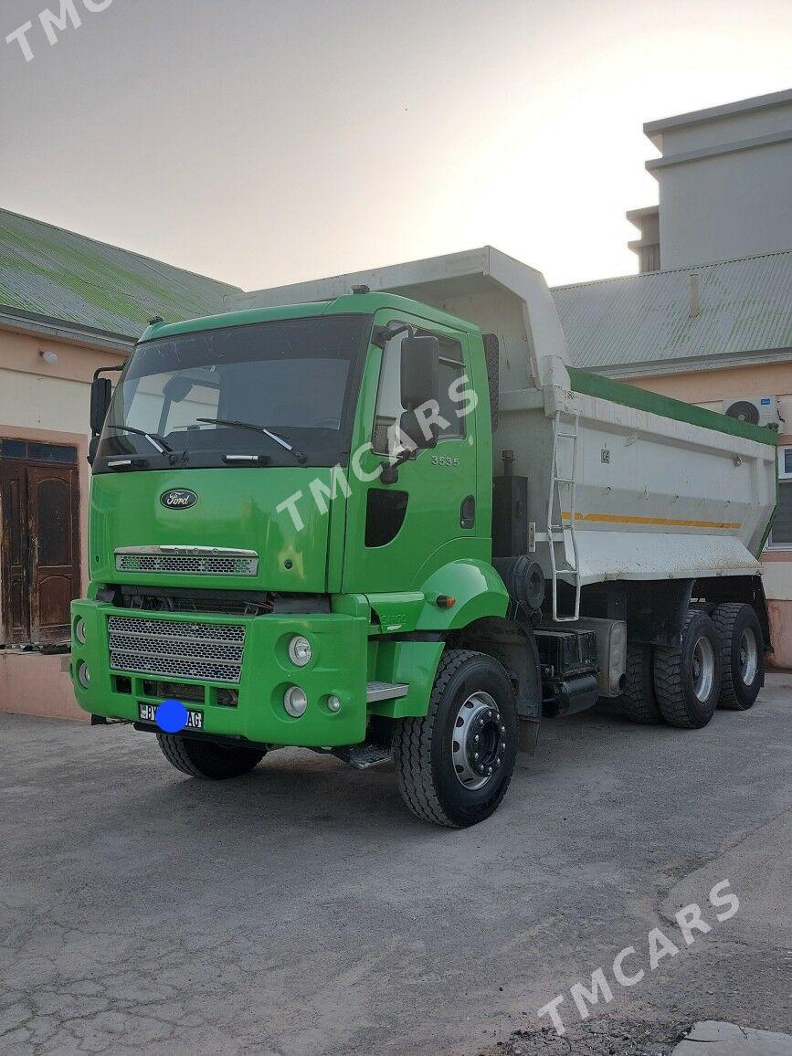 Ford Cargo 3535D 2013 - 6 700 000 TMT - Бузмеин - img 3