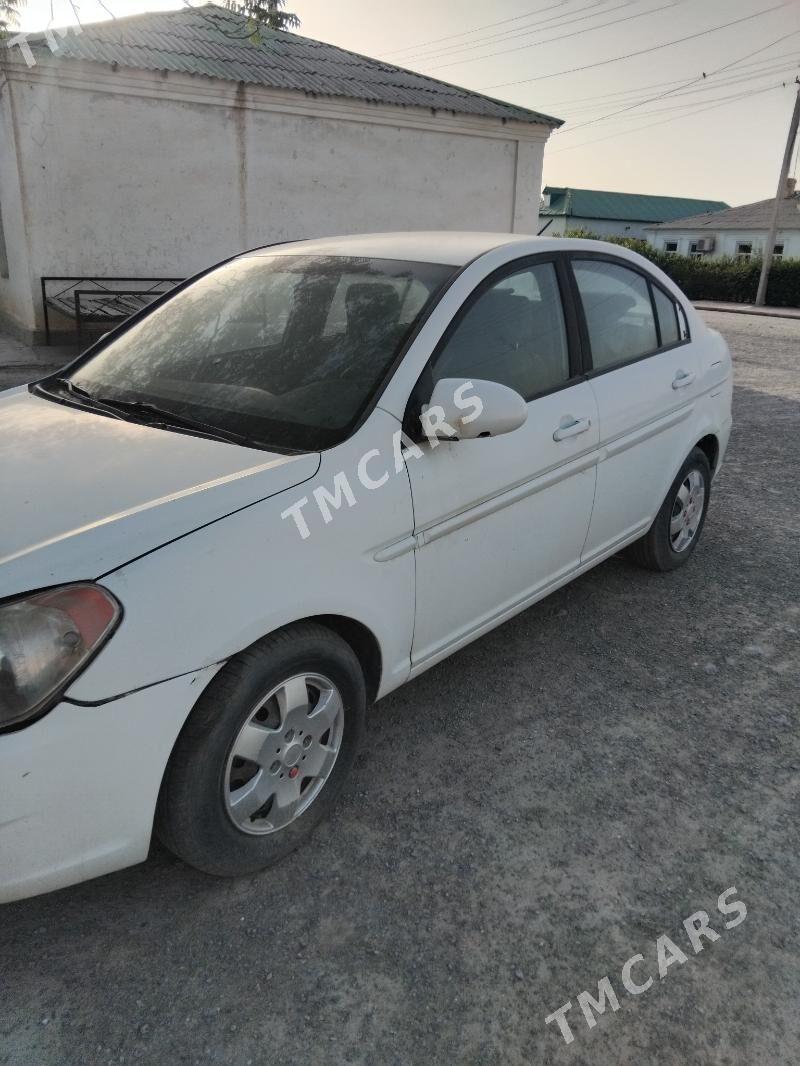 Hyundai Accent 2009 - 75 000 TMT - Анев - img 3