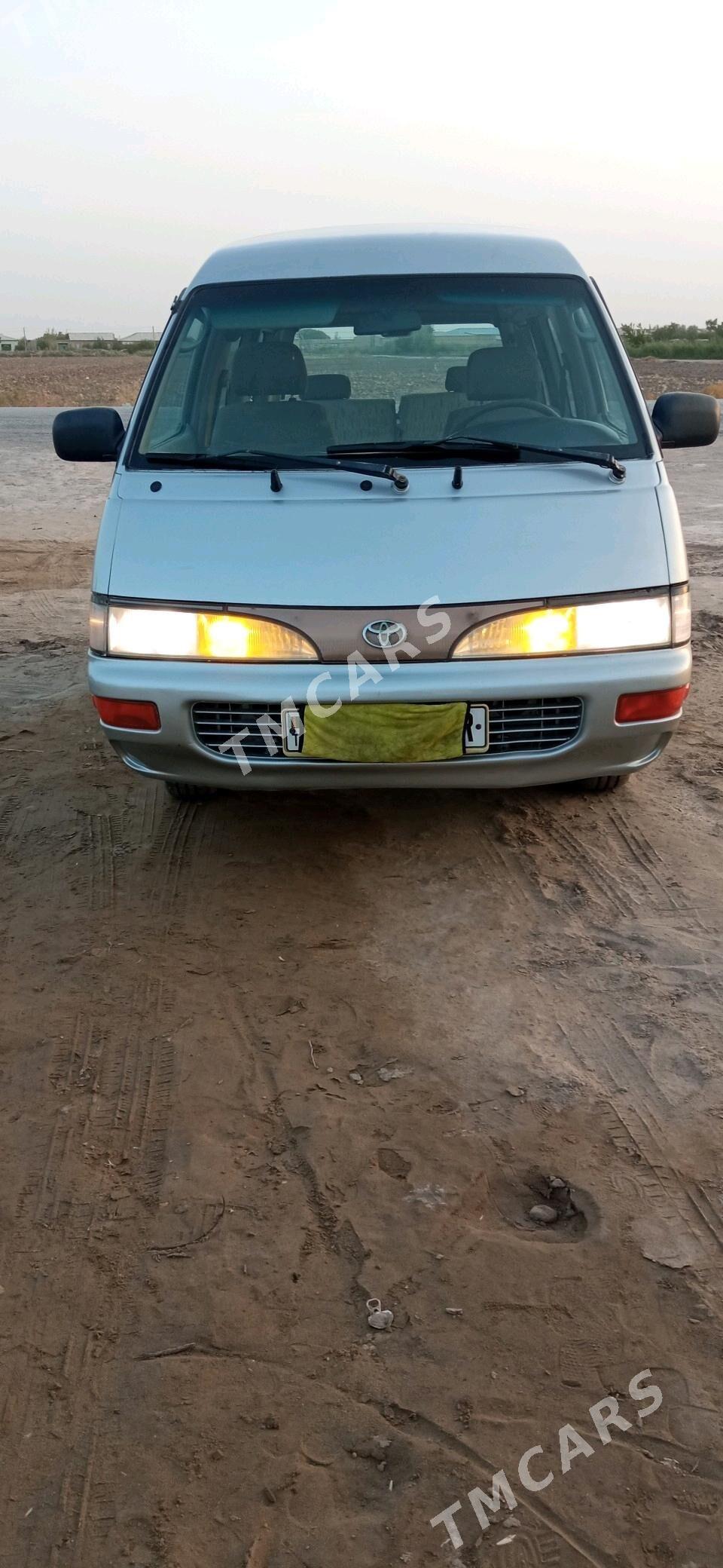 Toyota Hiace 1993 - 45 000 TMT - Farap - img 7