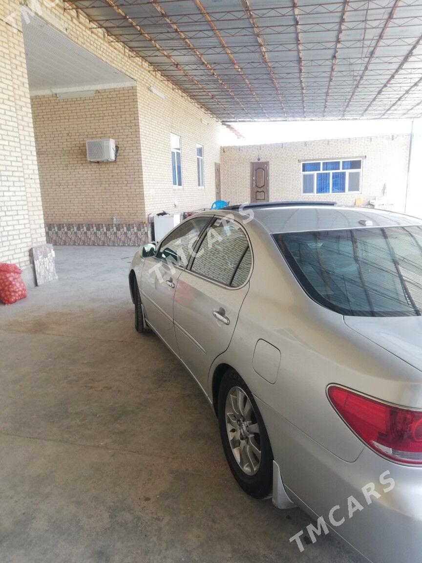 Lexus ES 330 2004 - 175 000 TMT - Дянев - img 3