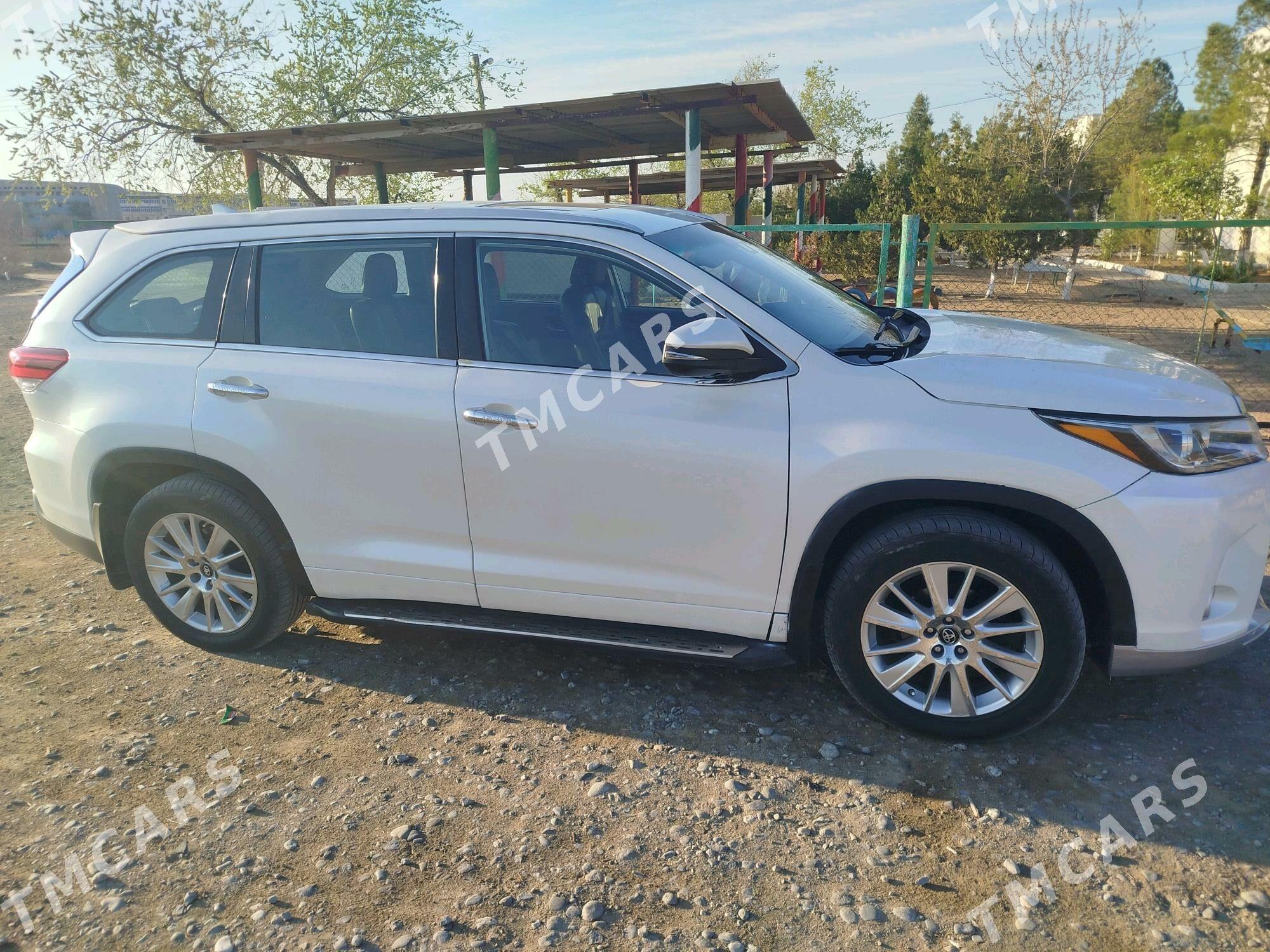 Toyota Highlander 2017 - 375 000 TMT - Dänew - img 2