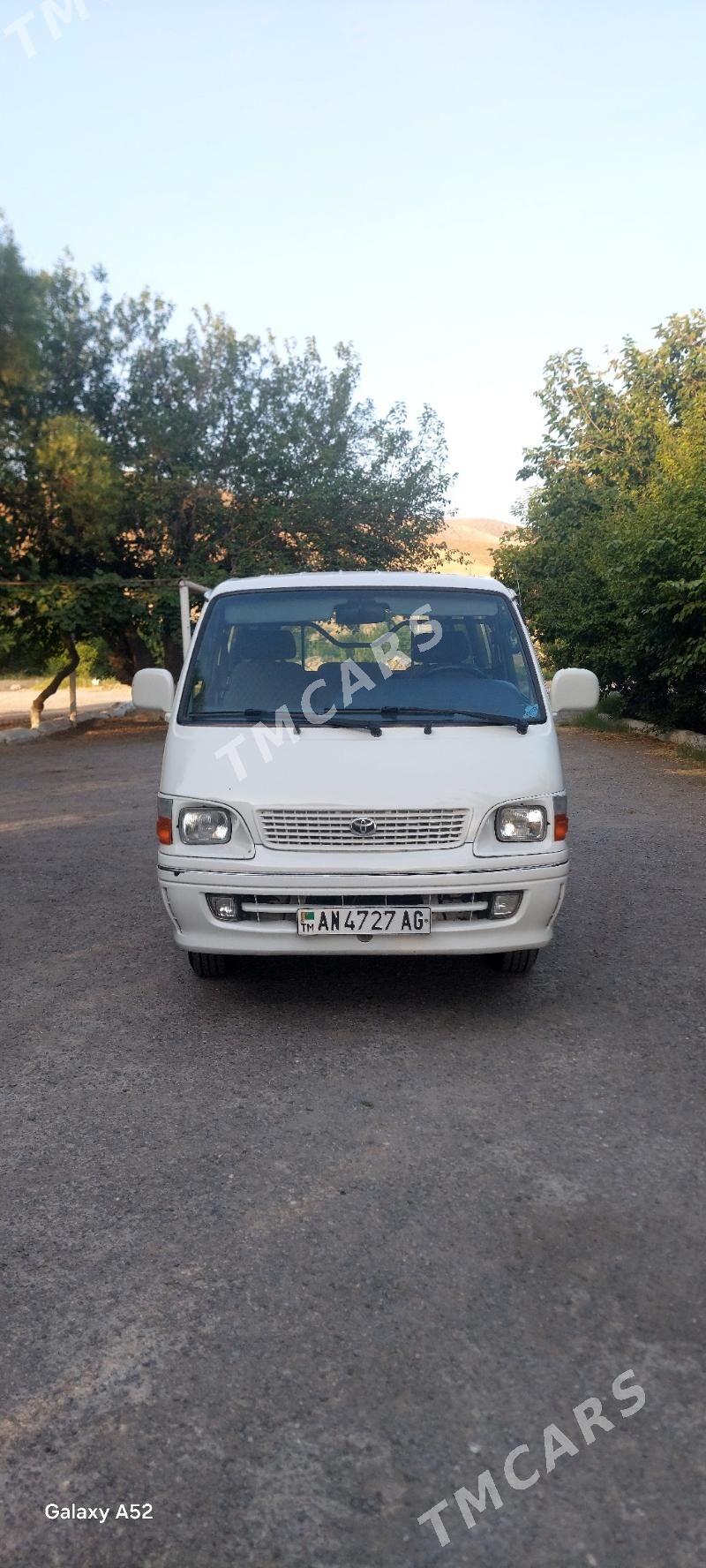 Toyota Hiace 2003 - 140 000 TMT - Büzmeýin - img 5