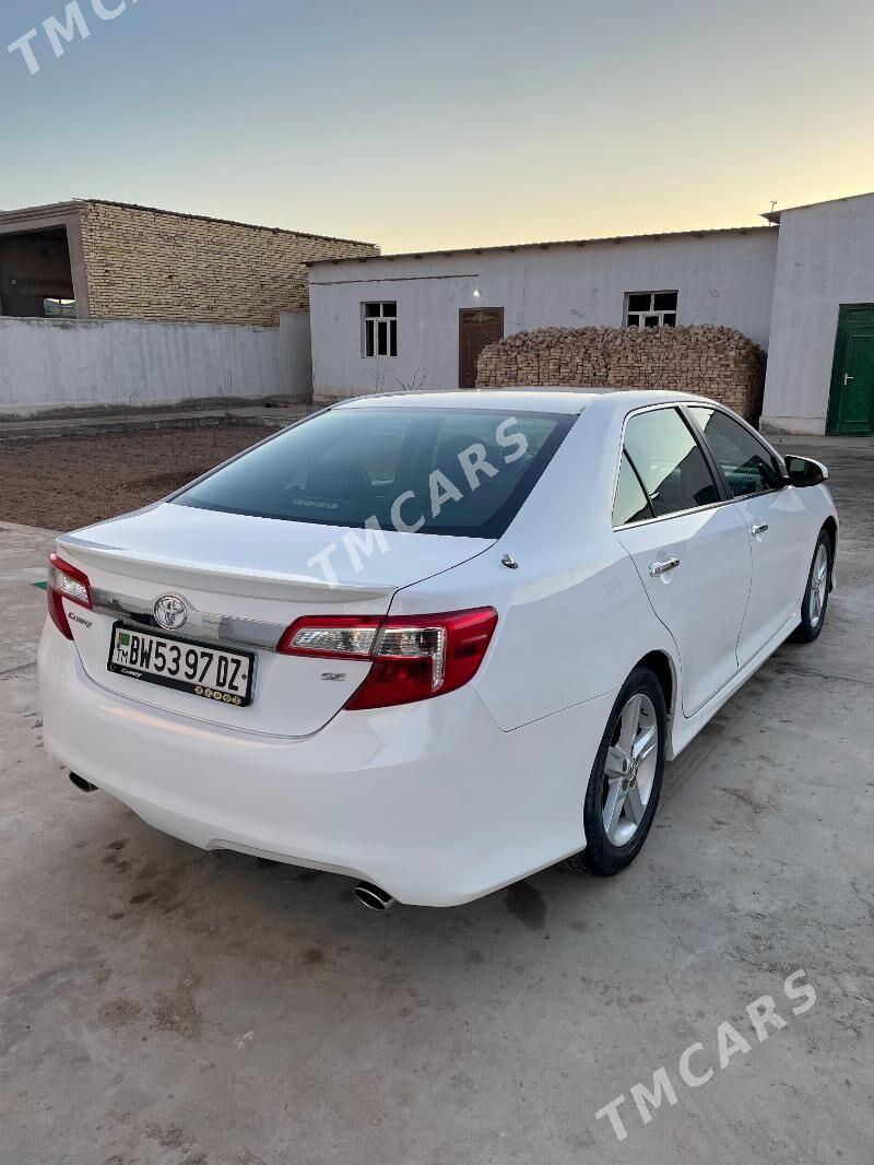 Toyota Camry 2013 - 240 000 TMT - Дашогуз - img 6