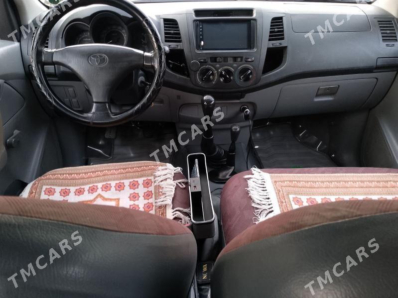 Toyota Hilux 2006 - 280 000 TMT - Берекет - img 4
