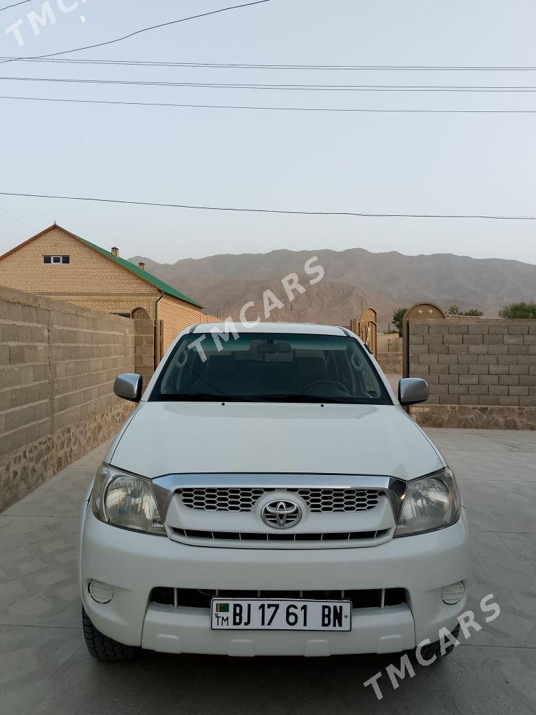 Toyota Hilux 2006 - 280 000 TMT - Берекет - img 5