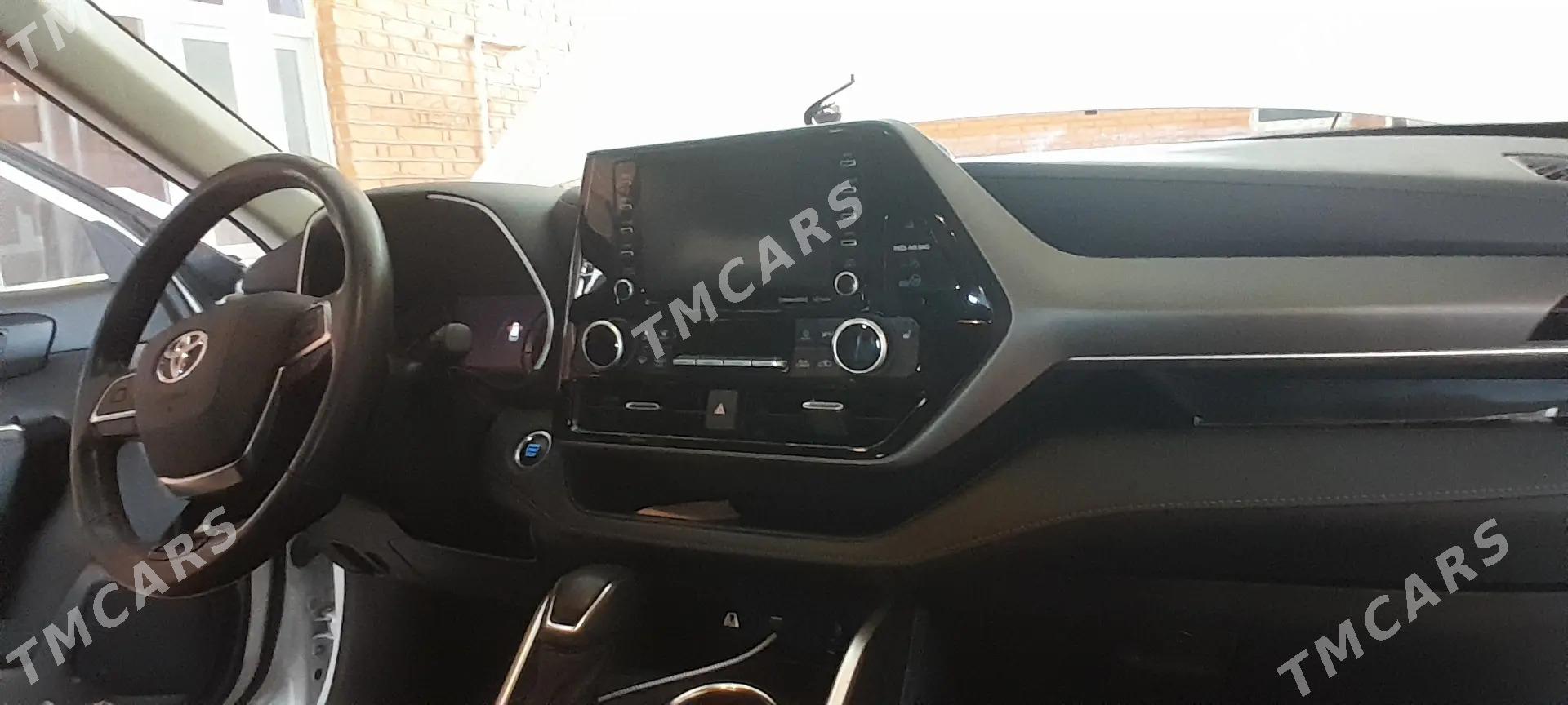 Toyota Highlander 2021 - 560 000 TMT - Ёлётен - img 7