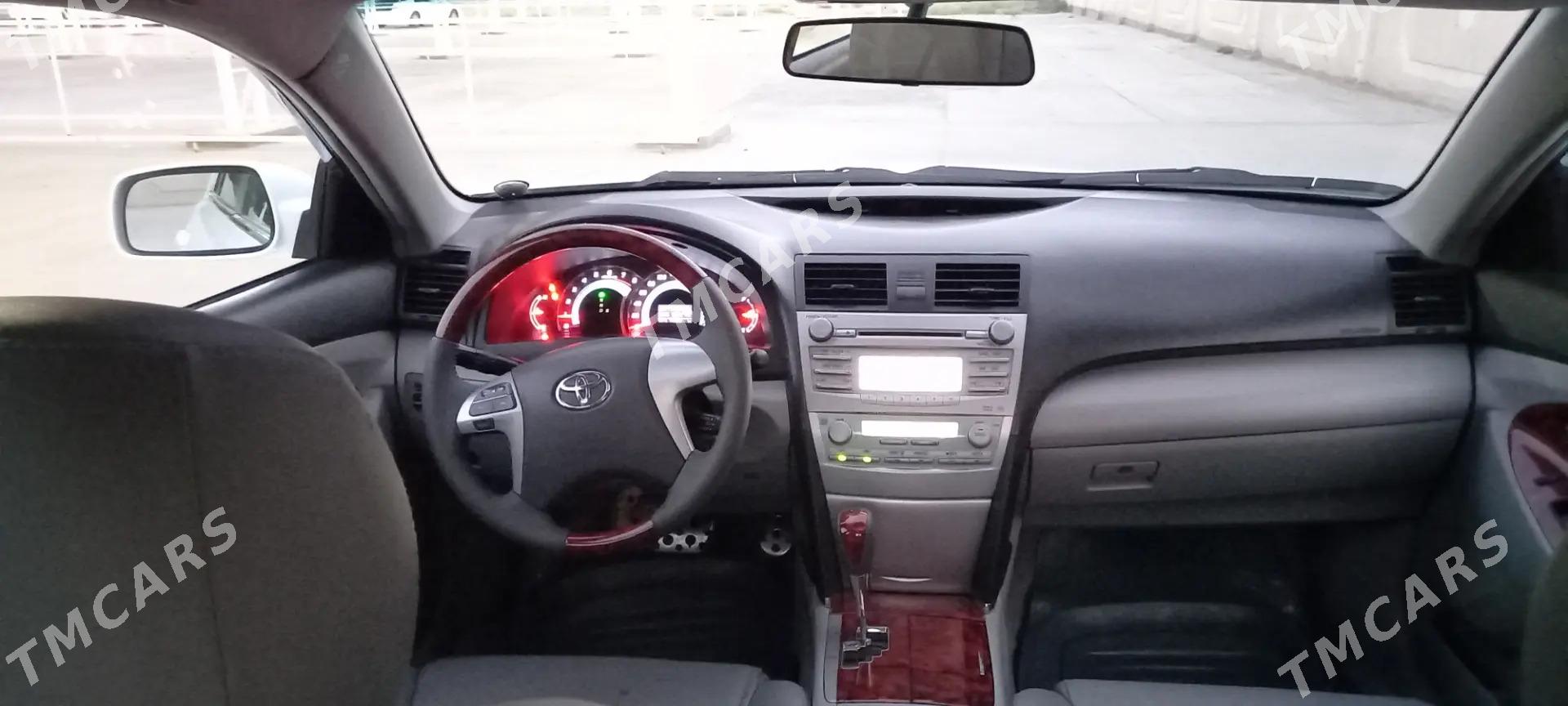 Toyota Camry 2011 - 190 000 TMT - Байрамали - img 4
