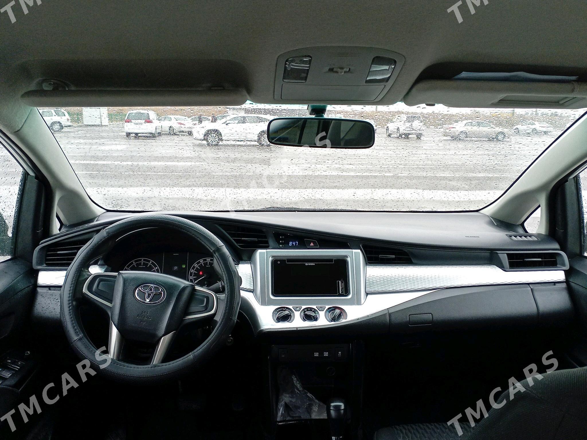 Toyota Innova 2020 - 300 000 TMT - Ашхабад - img 4