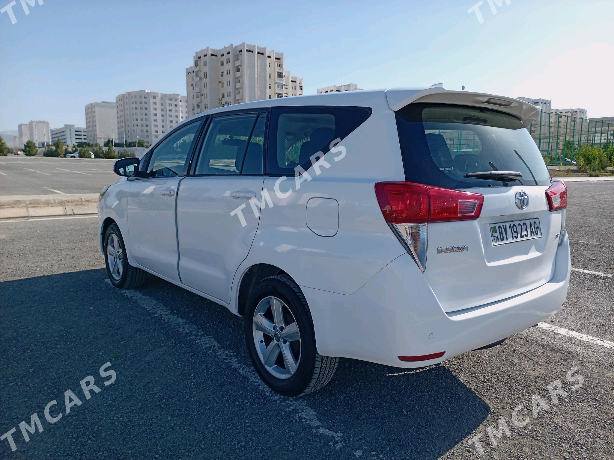 Toyota Innova 2020 - 300 000 TMT - Ашхабад - img 3