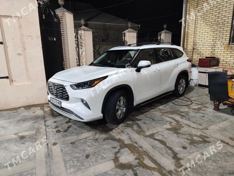 Toyota Highlander 2022 - 700 000 TMT - Мары - img 5
