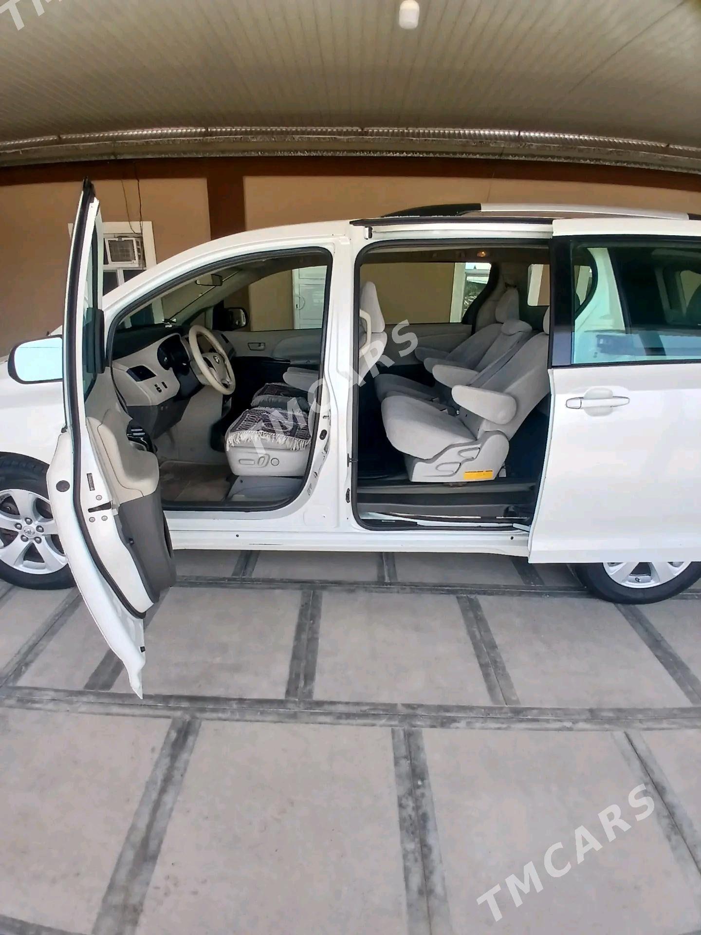 Toyota Sienna 2010 - 265 000 TMT - Mary - img 3