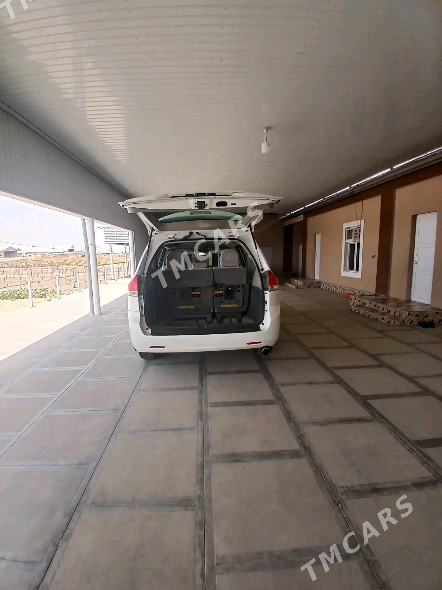 Toyota Sienna 2010 - 265 000 TMT - Mary - img 8