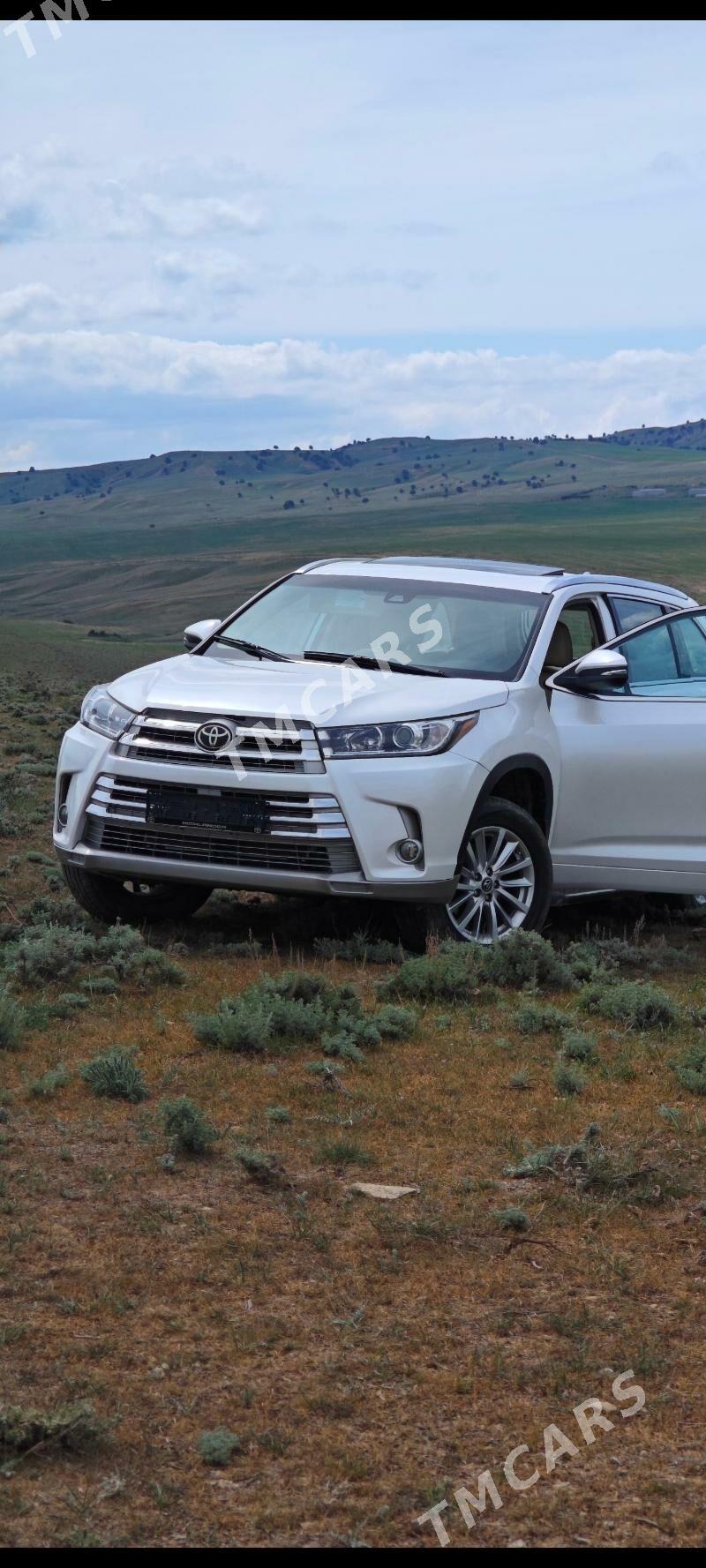 Toyota Highlander 2018 - 430 000 TMT - Ашхабад - img 3